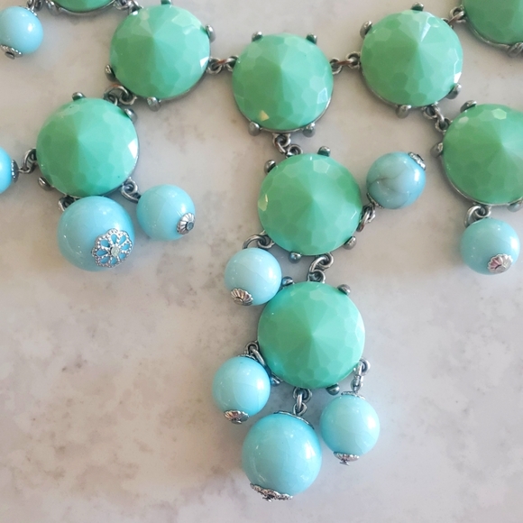 Blue and green cabochon dangle necklace - Picture 2 of 4